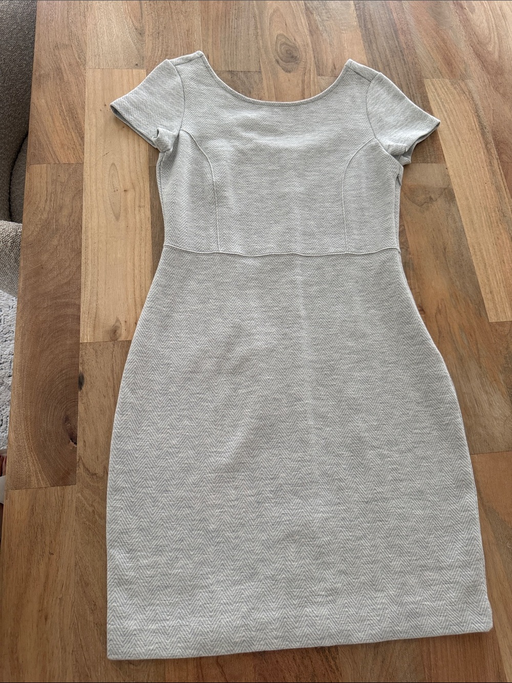 Banana Republic Light Gray Short-Sleeve Dress